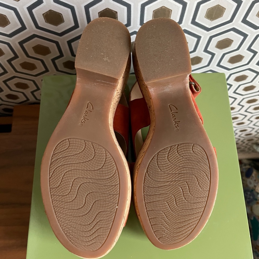 Clarks Platform Sandals-Size 6.5-Rust Colored - image 7